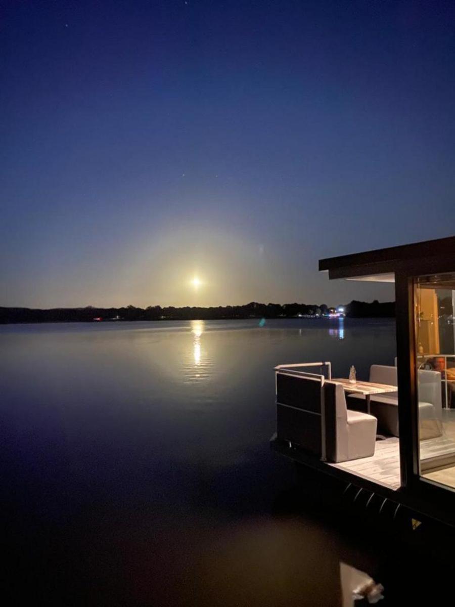 Houseboat Marina Mookerplas 4-6 Persons Plasmolen Buitenkant foto