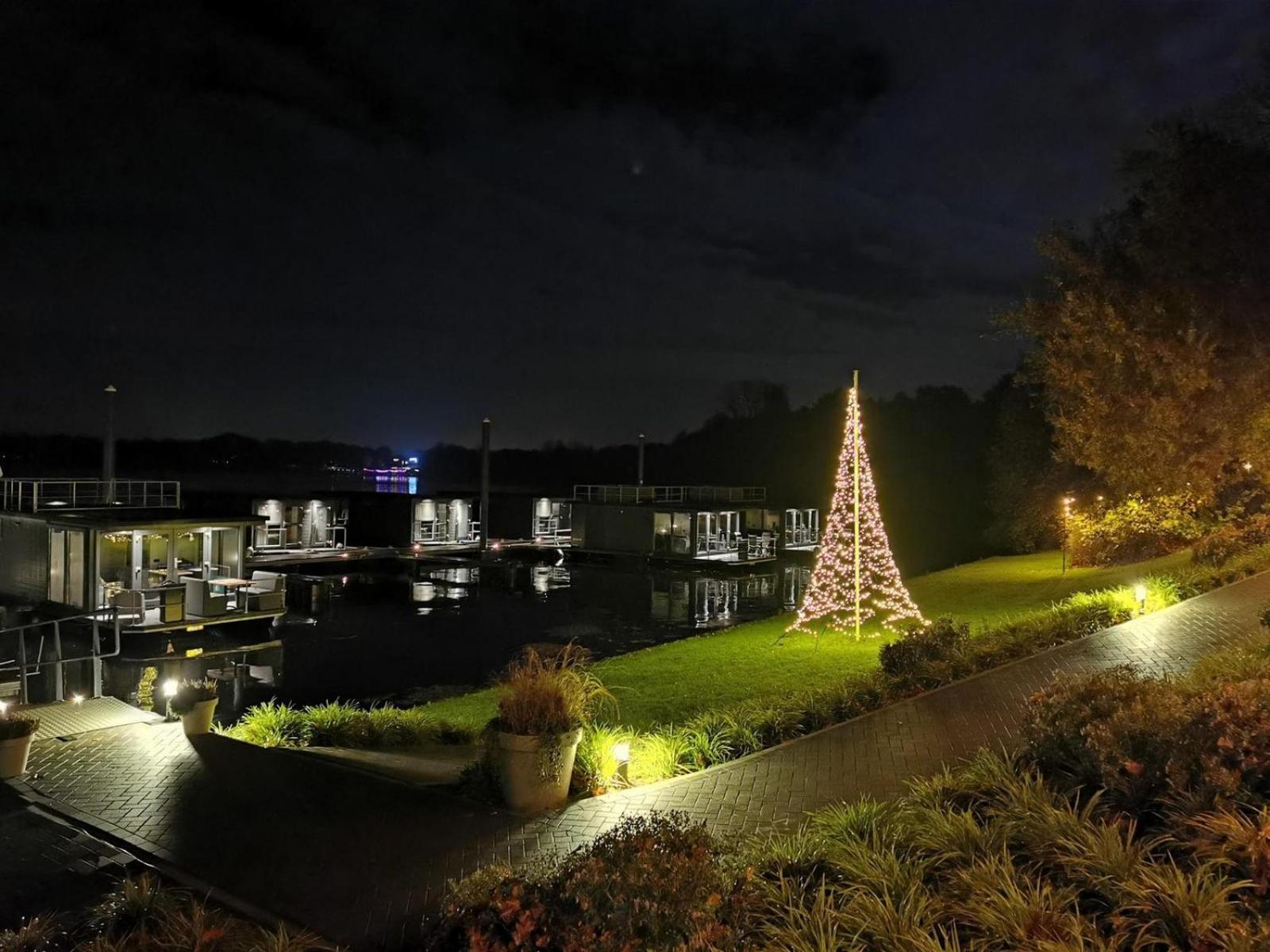 Houseboat Marina Mookerplas 4-6 Persons Plasmolen Buitenkant foto