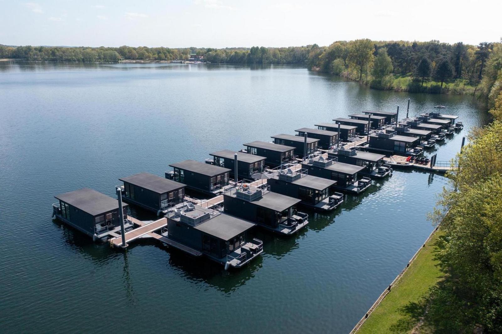 Houseboat Marina Mookerplas 4-6 Persons Plasmolen Buitenkant foto