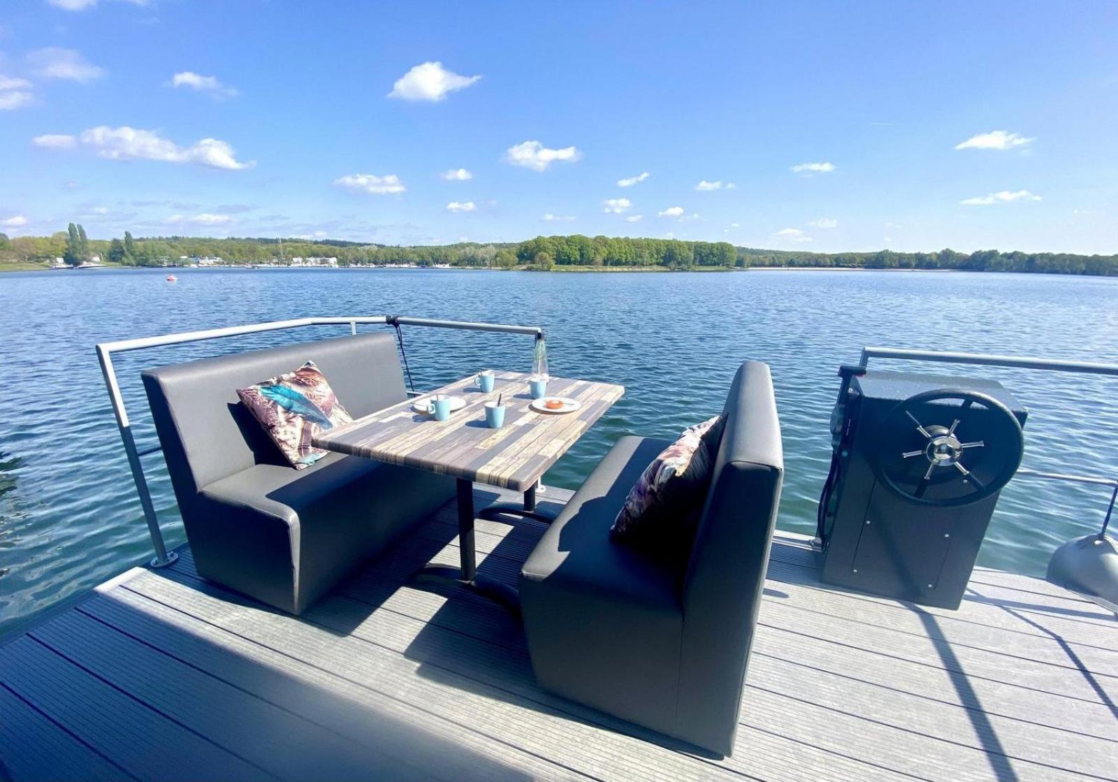 Houseboat Marina Mookerplas 4-6 Persons Plasmolen Buitenkant foto
